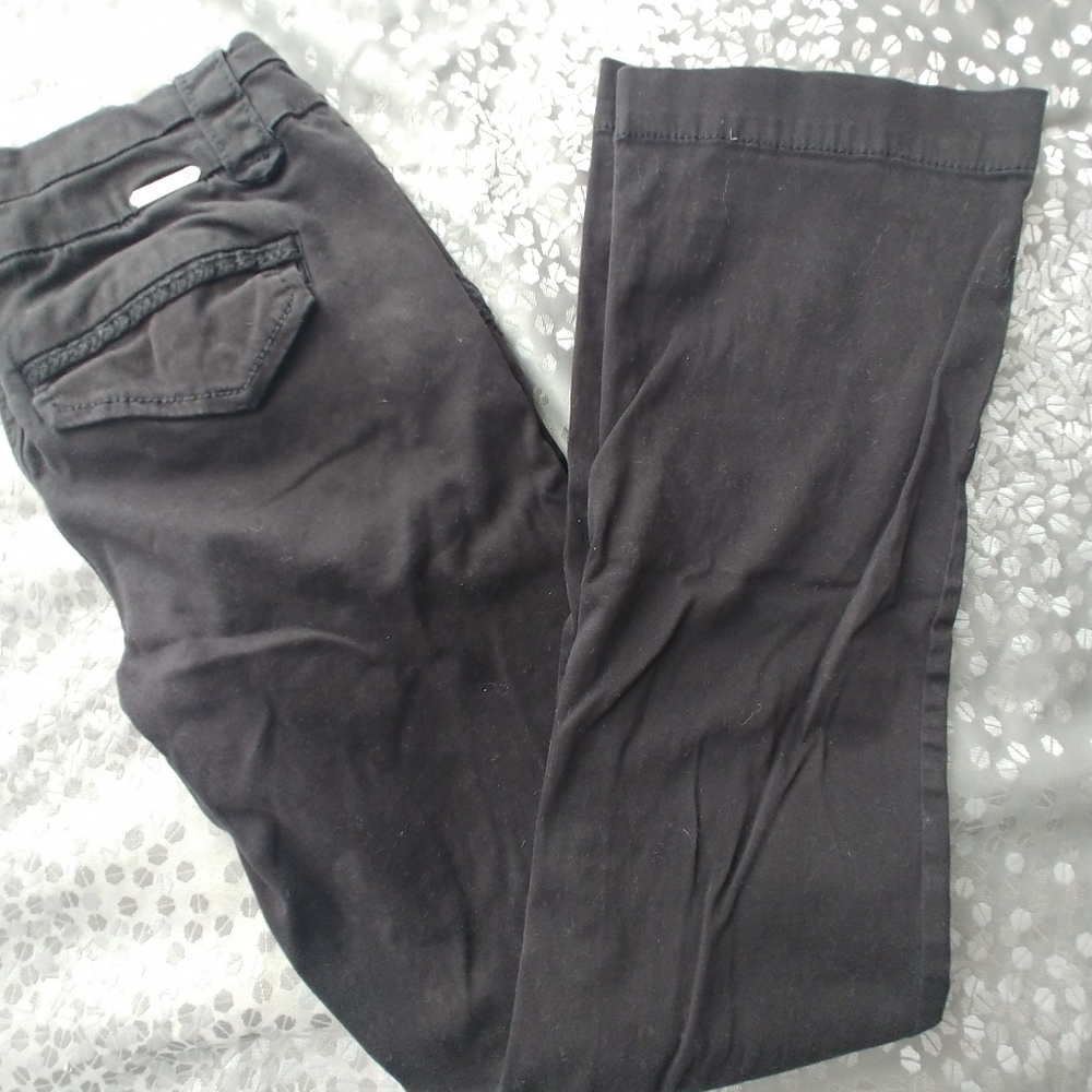 BKE - Picture 3 of 3